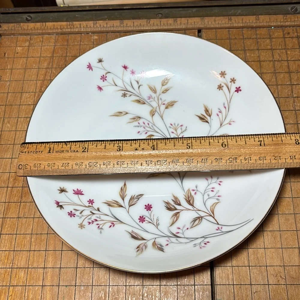 Meito Japan Porcelain Set 3 Shallow Bowls, 1 Sm Plate, Burgundy Lacquerware Box
